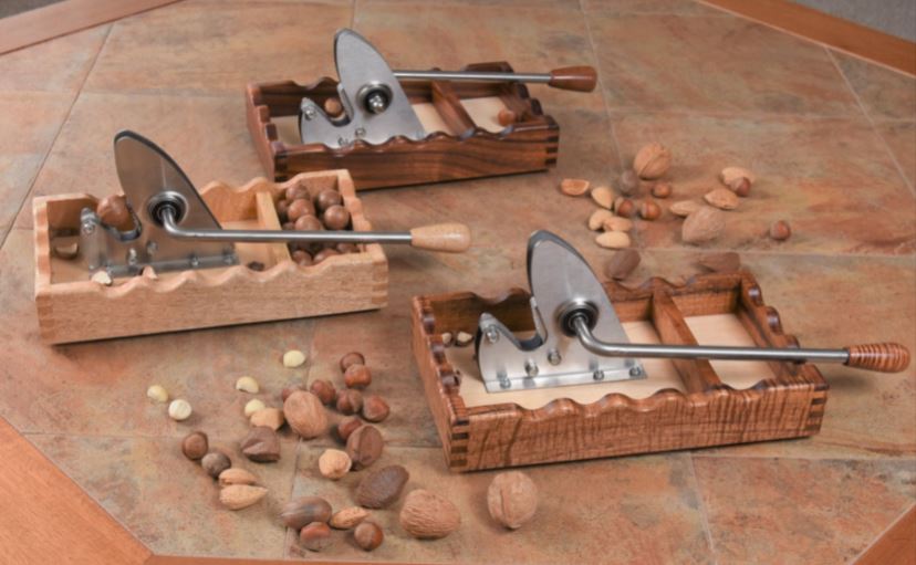 Macadamia nut cracker